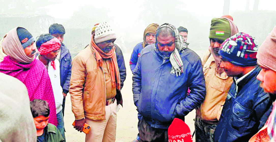 hajipur news. दो घरों से डेढ़ लाख रुपये नकद व साढे चार लाख के आभूषण की चोरी