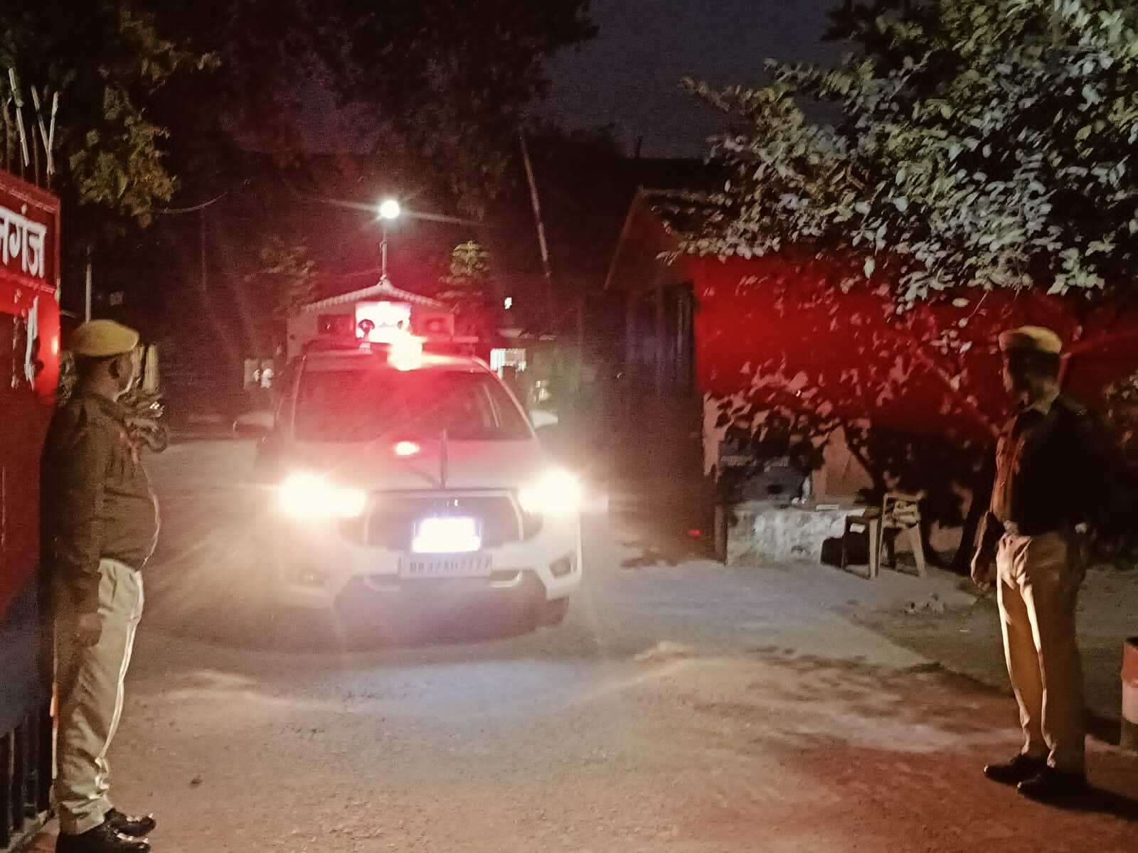 जिला जज, डीएम व एसपी ने मंडल कारा का किया औचक निरीक्षण, कैदियों की सुरक्षा व दी जा रही सुविधाओं का लिया जायजा