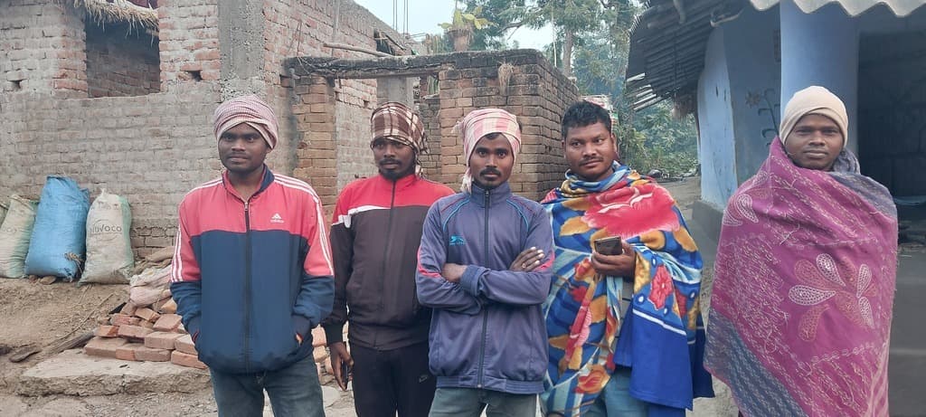 महागामा के घाट गम्हरिया के छोटा कैथिया गांव पहुंचने के लिए नहीं हैं सड़क