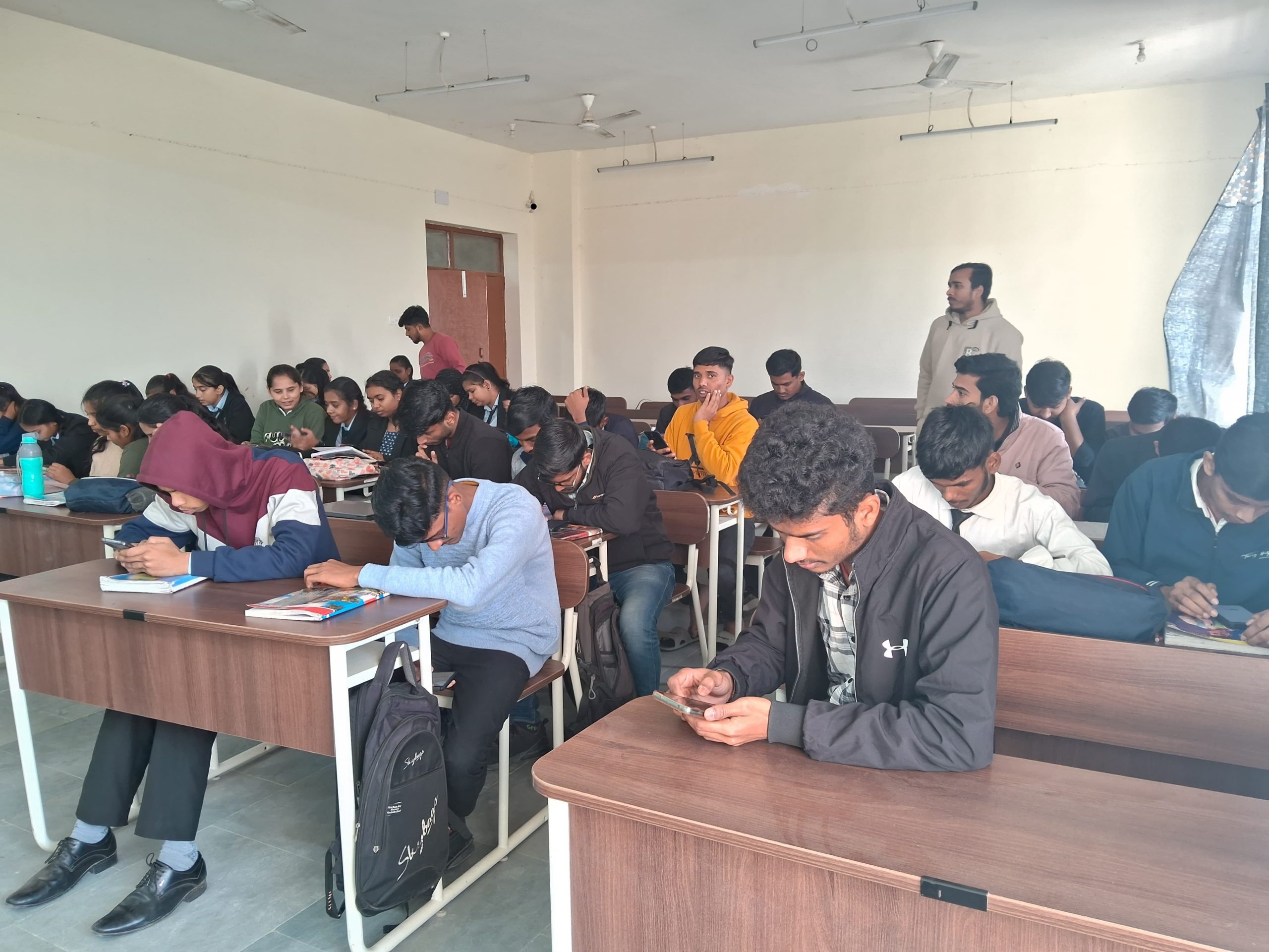 इंजीनियरिंग कॉलेज में भूकंप सुरक्षा सप्ताह का हुआ आयोजन