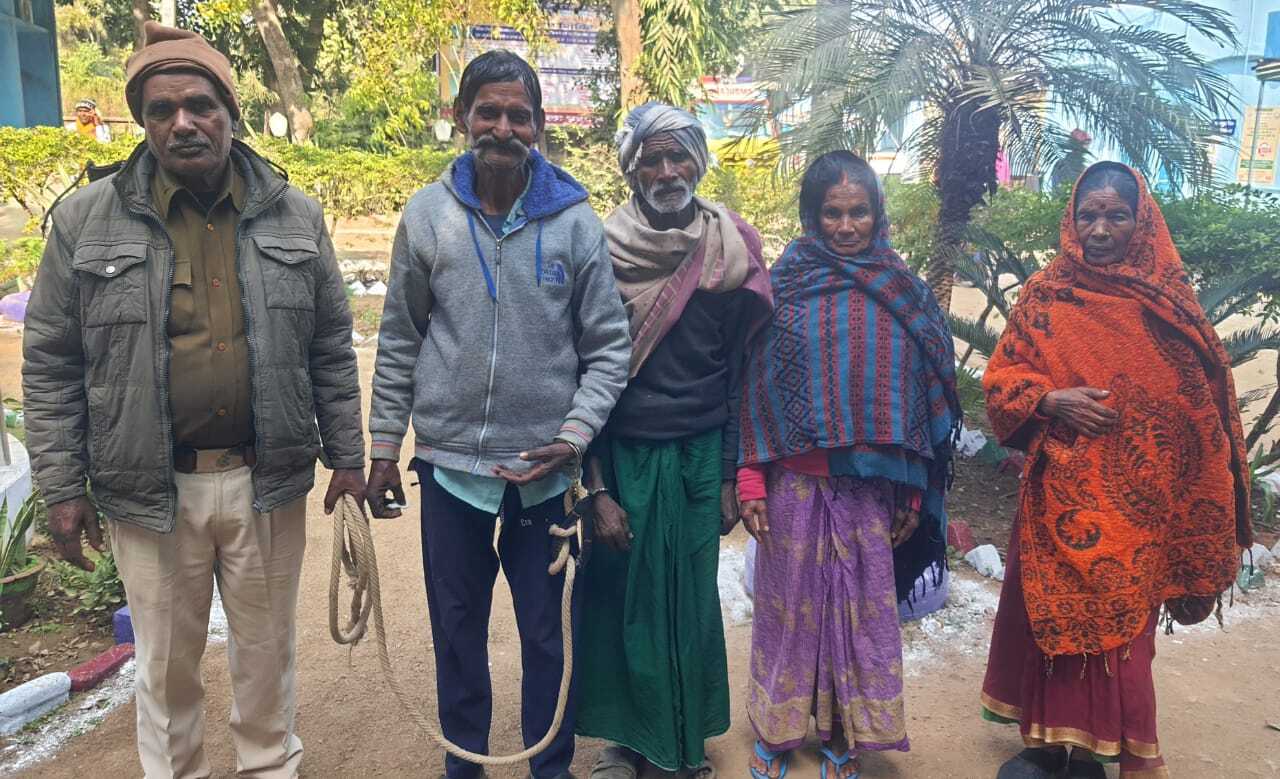 कटोरिया, सुईया व आनंदपुर में छापेमारी के दौरान आठ गिरफ्तार