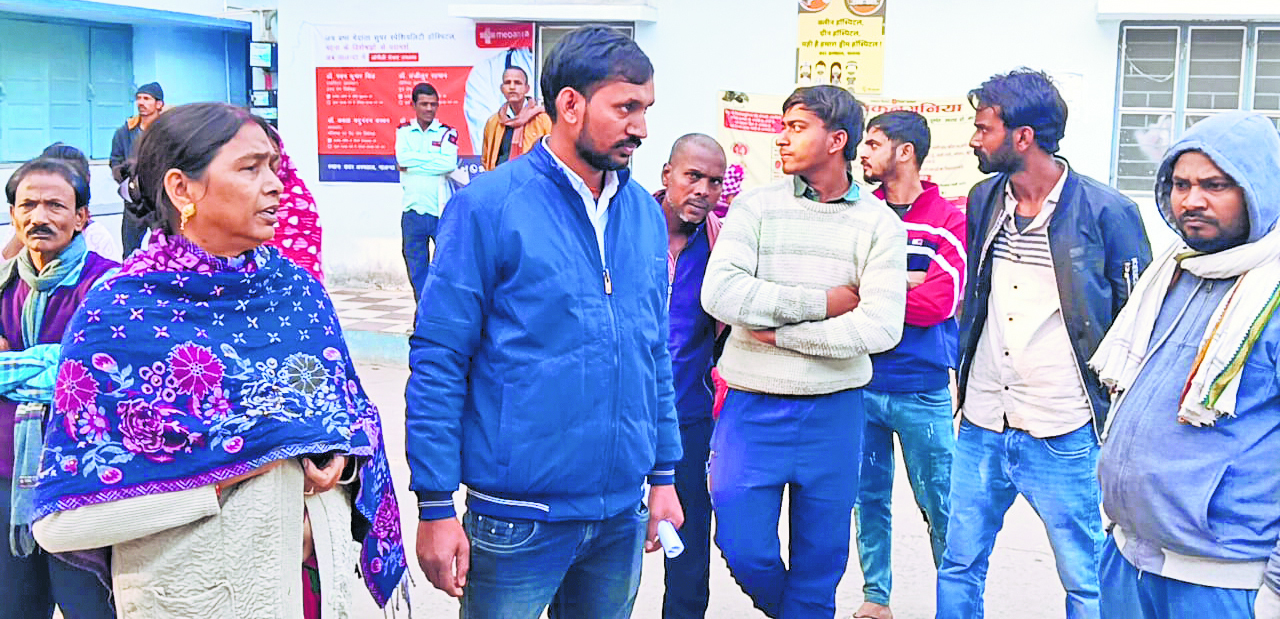 इलाज कराने आये अधेड़ की संदिग्ध स्थिति में मौत