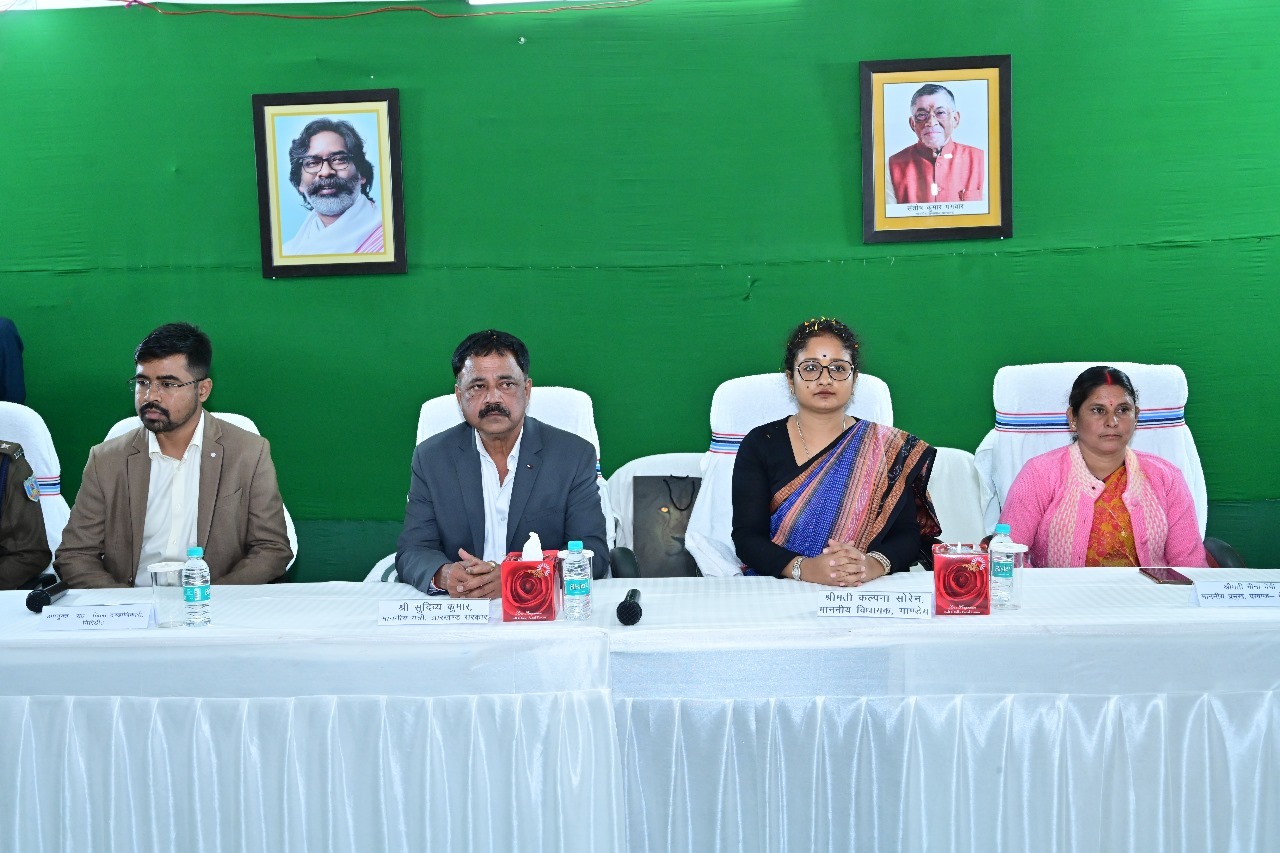 Giridih News :अधिकारियों के साथ मंत्री व विधायक ने की बैठक, दिये कई निर्देश