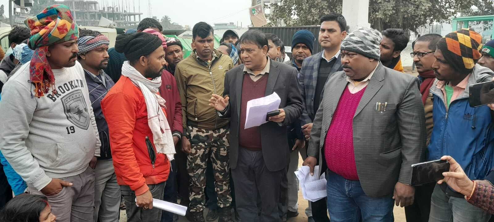 Madhubani News : नगर निगम में आउटसोर्सिंग एजेंसी के सफाई कर्मियों की हड़ताल खत्म