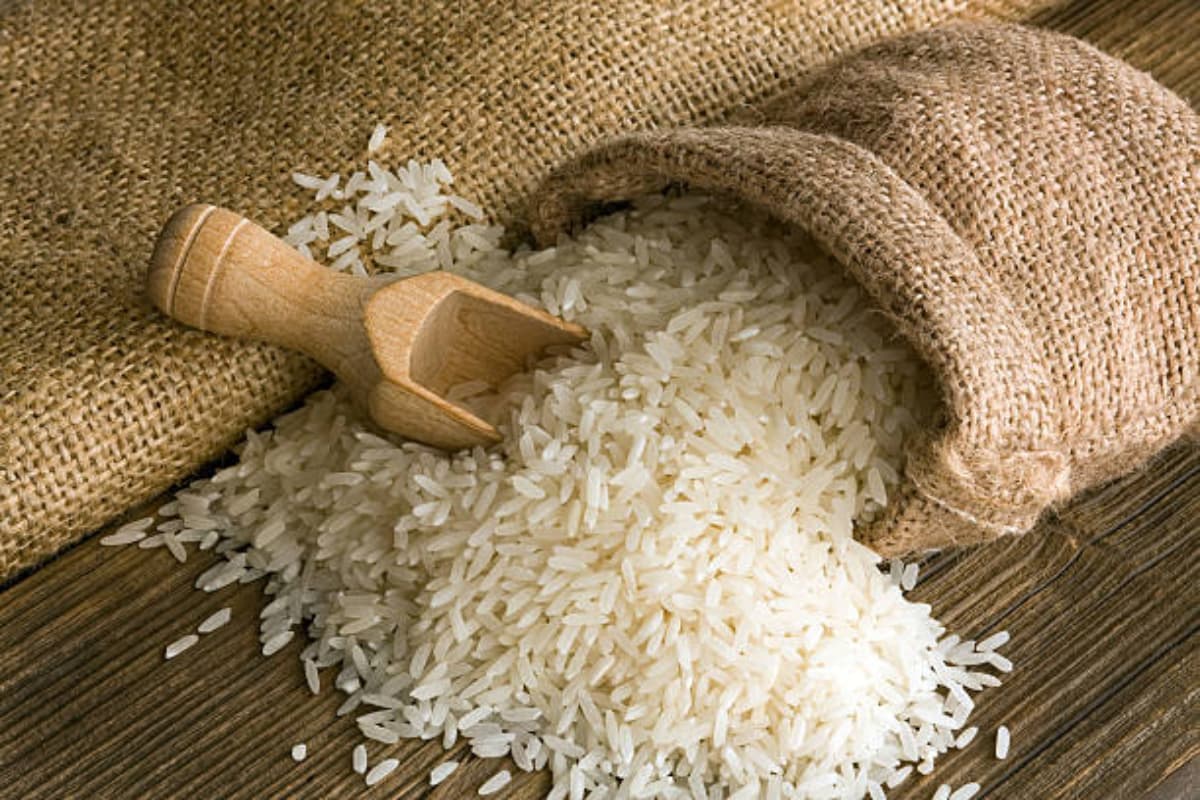 Kitchen Hacks: दाल-चावल में अब नहीं लगेंगे कीड़े, स्टोर करते समय इन चीजों का करें इस्तेमाल