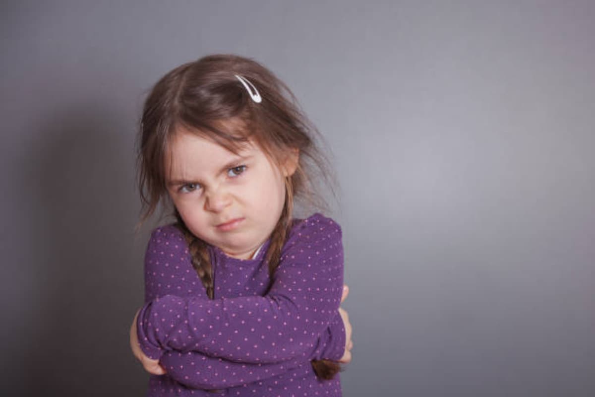 Parenting Tips: क्यों आपके बच्चे करने लगते हैं गलत व्यवहार? जानें कारण और सुधार के तरीके