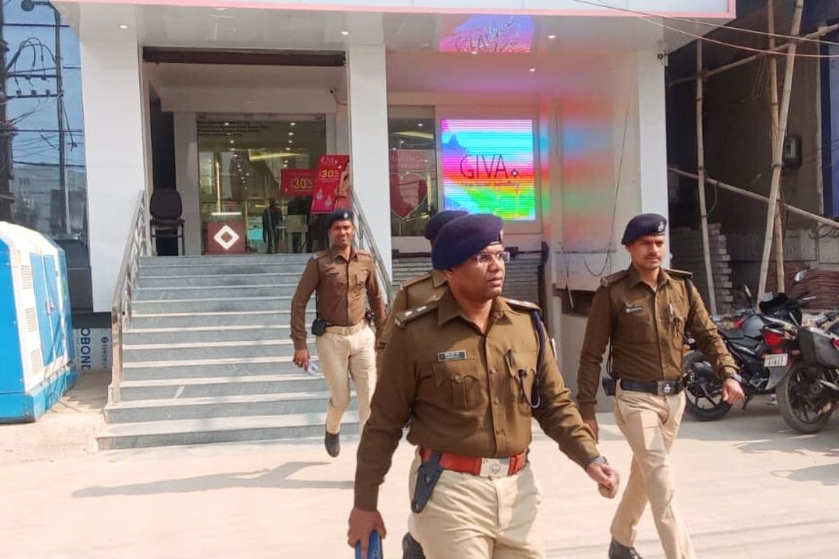 Patna News: पटना के ज्वेलरी शॉप में 50 लाख की लूट, ग्राहक बनकर घुसे थे बदमाश