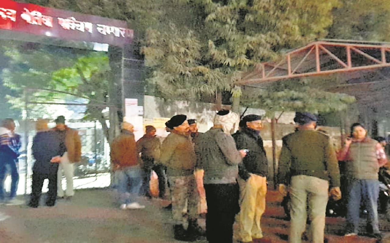 बिहार में मंत्री के भाई का पहले फॉर्च्यूनर खींचा और कुर्की की है अब तैयारी, अपहरण मामले में फरार है पिन्नू