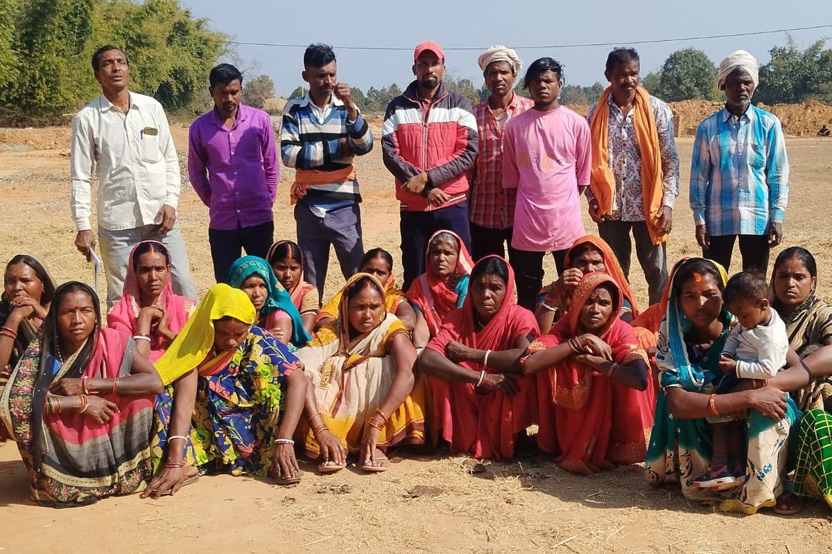 Crime News: ‘पवन सिंह’ ने की 60 लाख की ठगी, न्याय के लिए दर-दर भटक रही हैं 84 महिलाएं