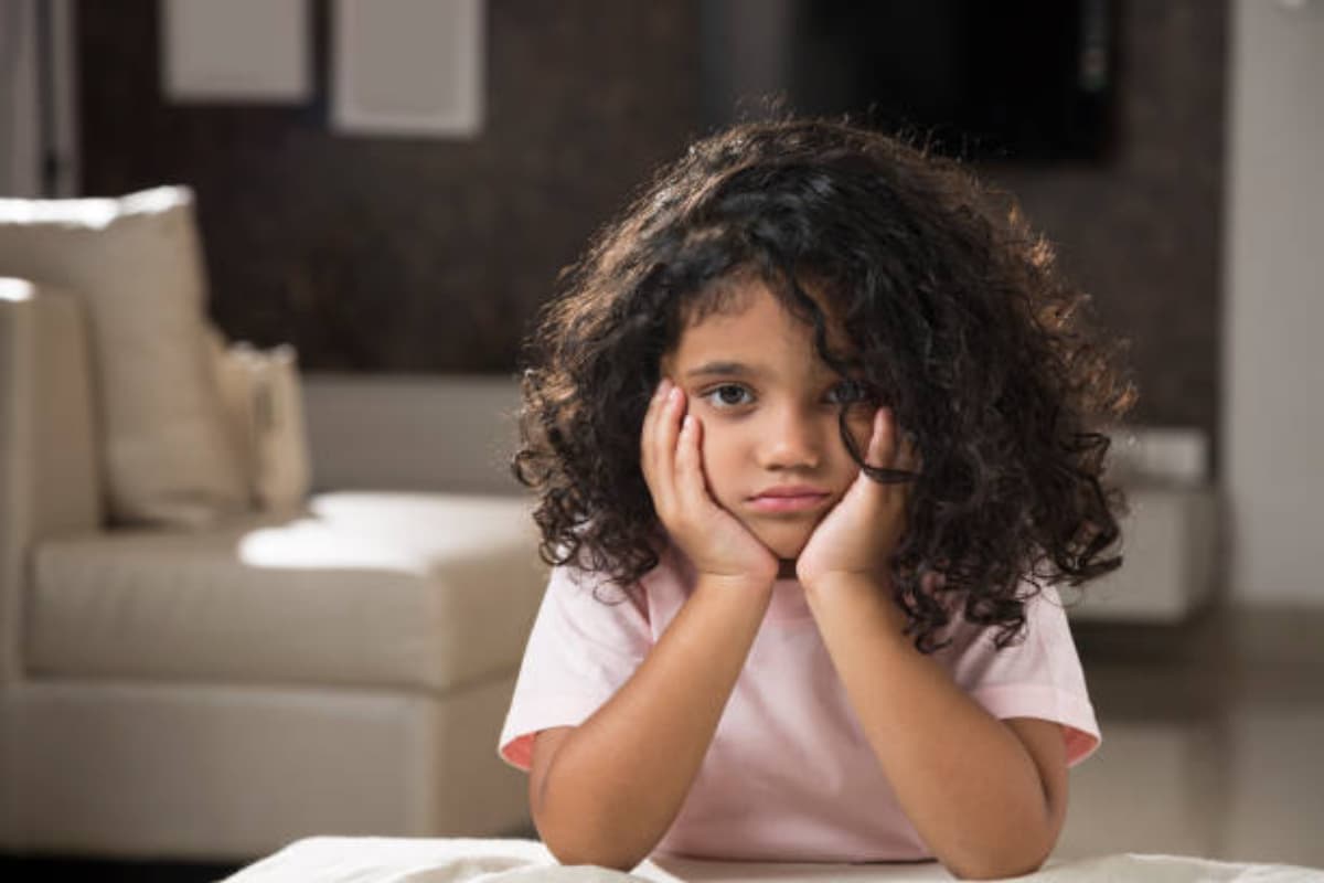 Parenting Tips: आपकी ये गलतियां आपके बच्चे के दिमाग को बनाते हैं कमजोर, आप भी जरूर जानें