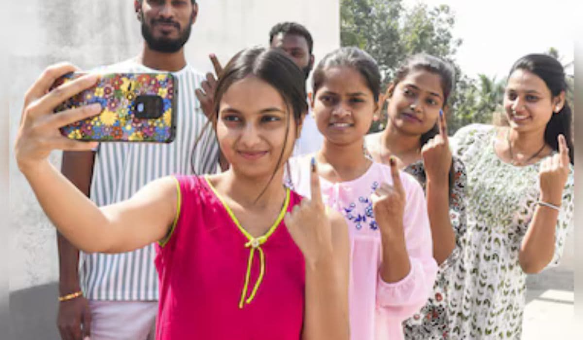 Patna News: पटना में 47 हजार युवा देंगे पहली बार वोट, एक साल में बढ़े एक लाख से अधिक वोटर