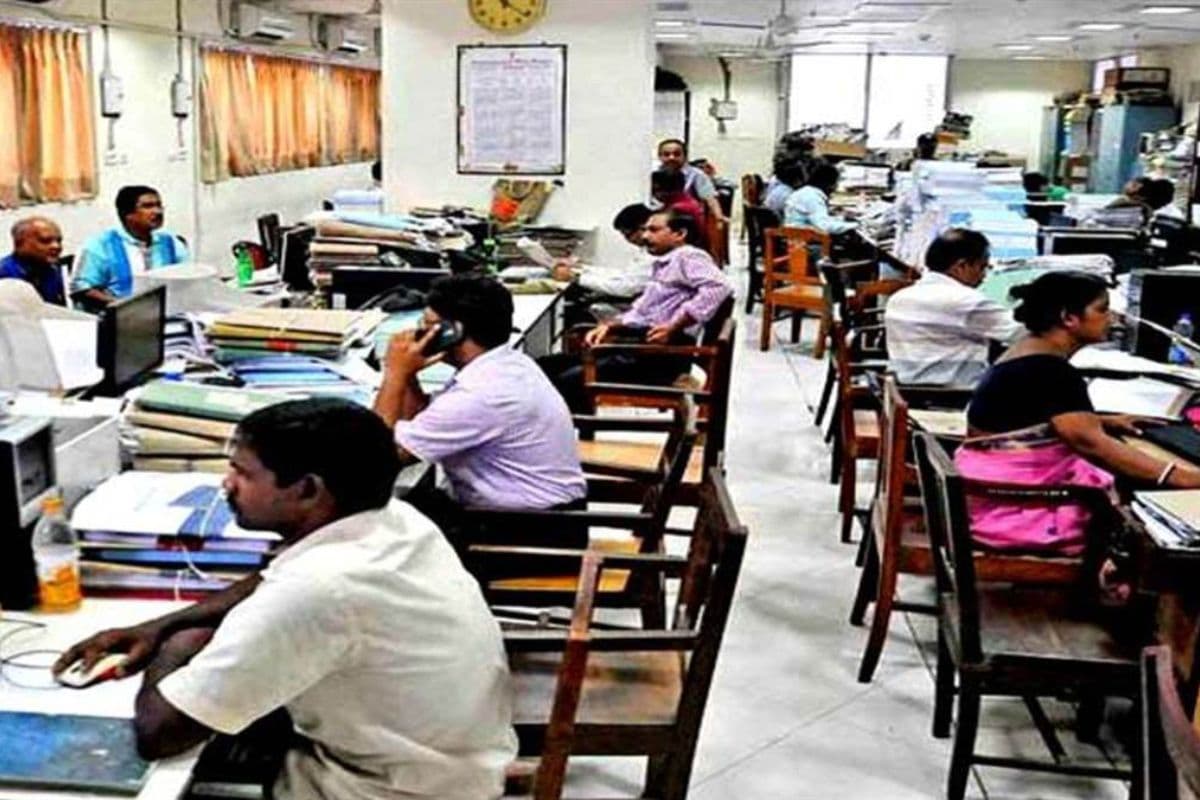 बिहार में सरकारी कर्मचारियों को छुट्टी के लिए करना होगा ये काम, जान लें नए नियम