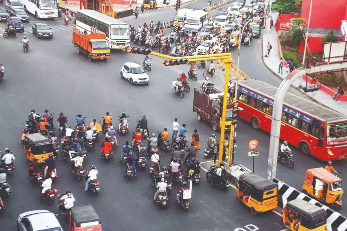 मैट्रिक परीक्षा के दौरान ट्रैफिक व्यवस्था को लेकर कड़ी तैयारी, जाम से बचने के लिए पुलिस अलर्ट