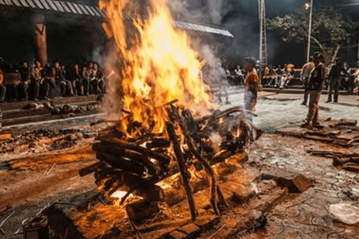 Bihar News: एक ही चिता पर जले पति-पत्नी, पति की मौत के बाद जीवनसाथी ने भी दुनिया को कहा अलविदा