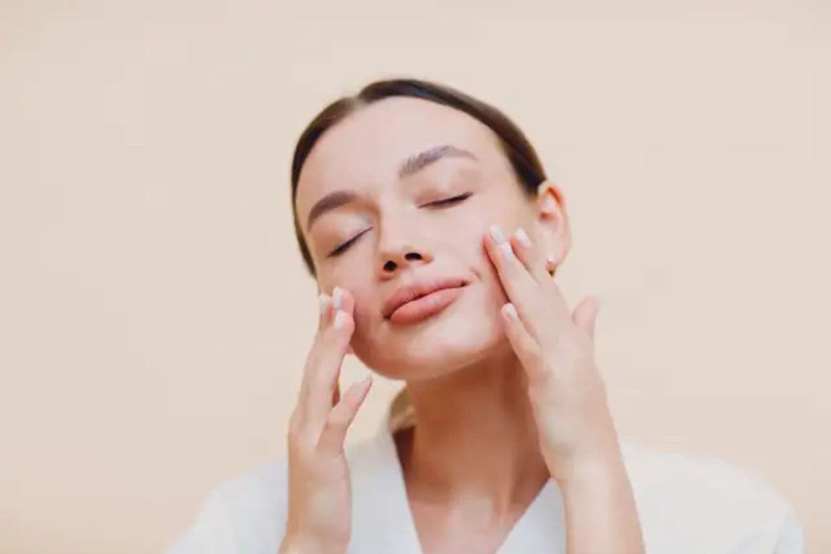 Face Exercise: आज से ही शुरु करें ये 5 फेस एक्सरसाइज, गायब हो जायेगा चेहरे से चर्बी