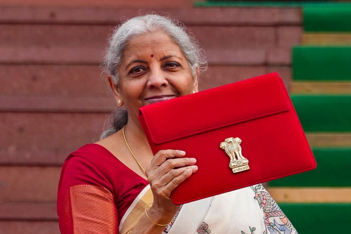 Health Budget 2025: सरकारी अस्पतालों में खोला जाएगा डे केयर कैंसर सेंटर, जानिए आम लोगों को कैसे मिलेगी राहत