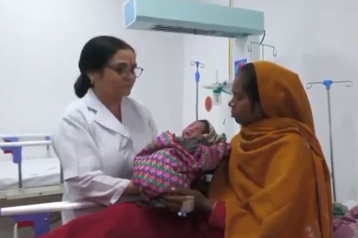 Mahakumbh Video: महाकुंभ में 12 बच्चों ने लिया जन्म, नाम रखा गया गंगा-यमुना-सरस्वती, देखें वीडियो