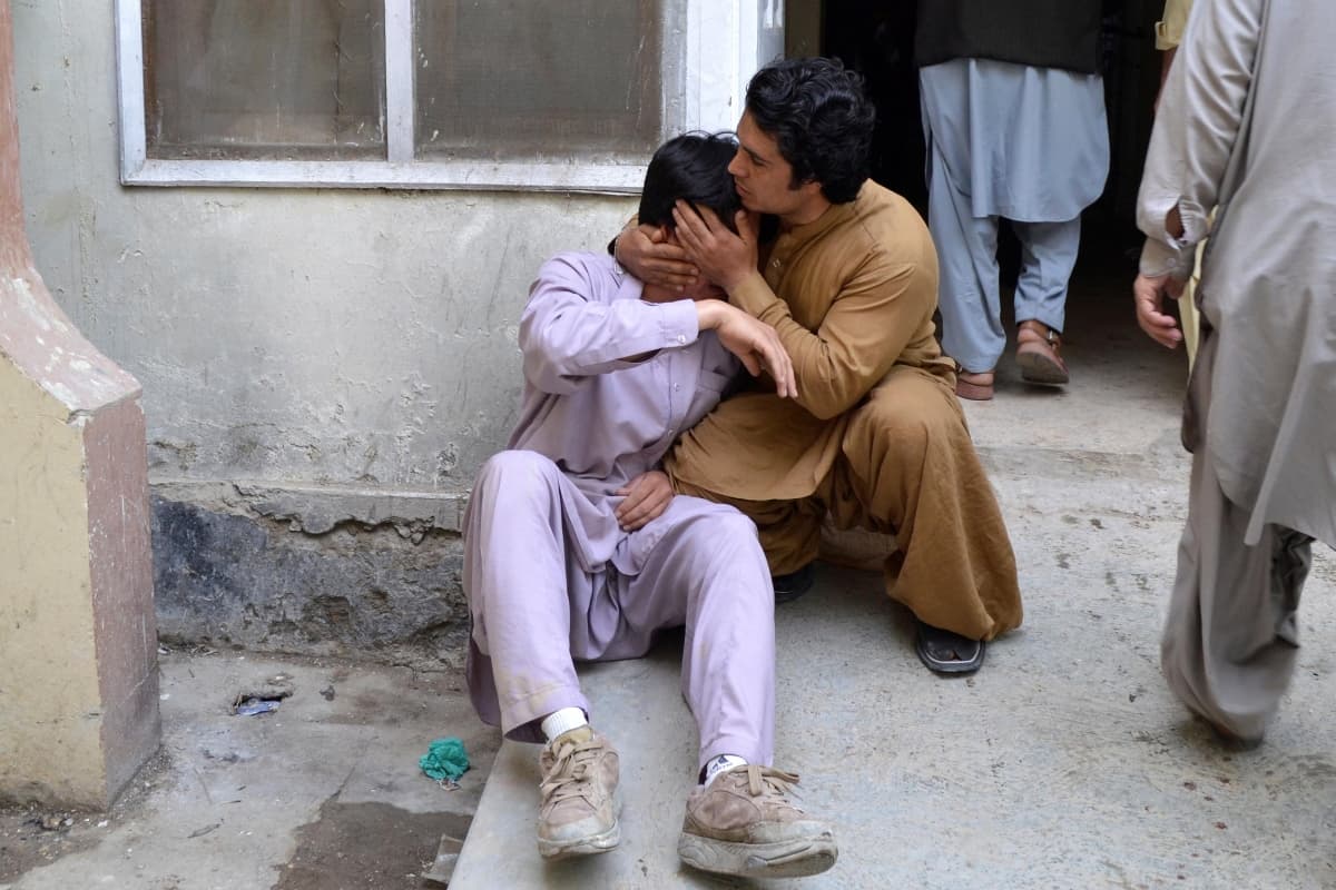 Pakistan Blast: धमाके से दहला पाकिस्तान, जामिया हक्कानिया मदरसे में बम विस्फोट, पांच लोगों की मौत