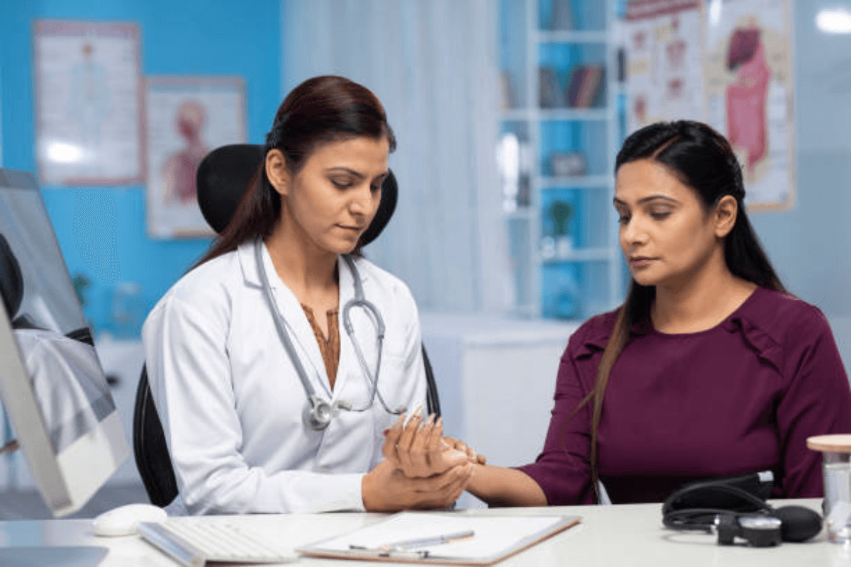 RUHS vacancy 2025: मेडिकल की डिग्री लेकर घूम रहे हैं! राजस्थान में मेडिकल ऑफिसर की भर्ती शुरू, जल्द करें आवेदन