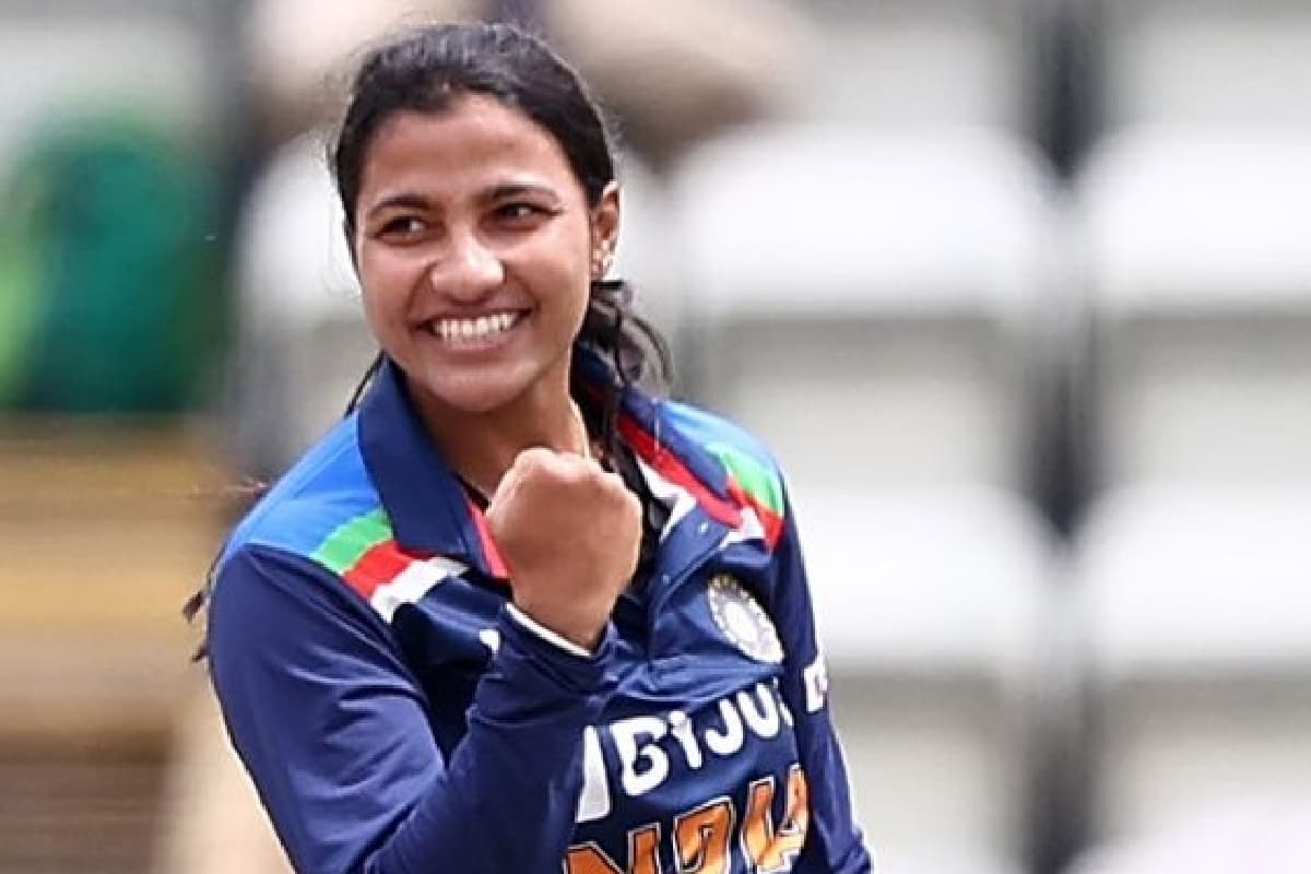 WPL 2025: चोटिल श्रेयांका पाटिल की जगह स्नेह राणा आरसीबी की टीम में, नीलामी में थीं अनसोल्ड