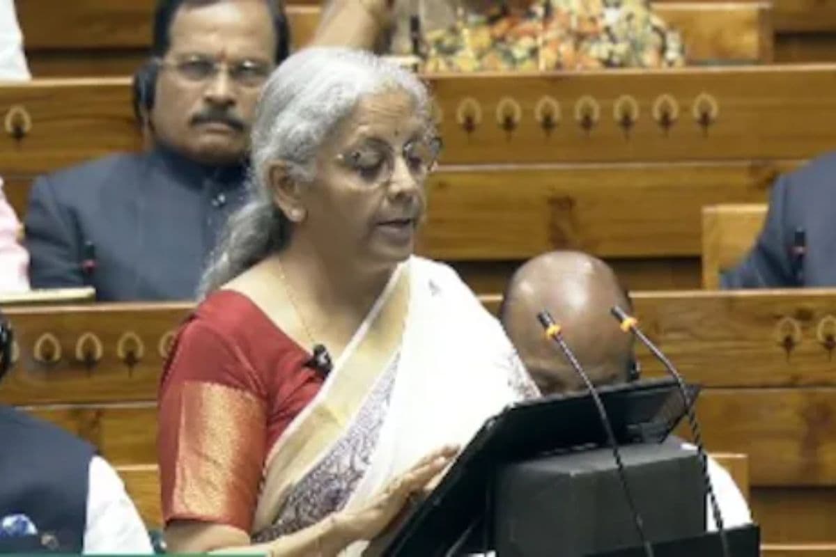 Budget 2025: बिहार के बिहटा में बनेगा ब्राउन फील्ड एयरपोर्ट, बजट में वित्त मंत्री निर्मला सीतारमण ने किया ऐलान