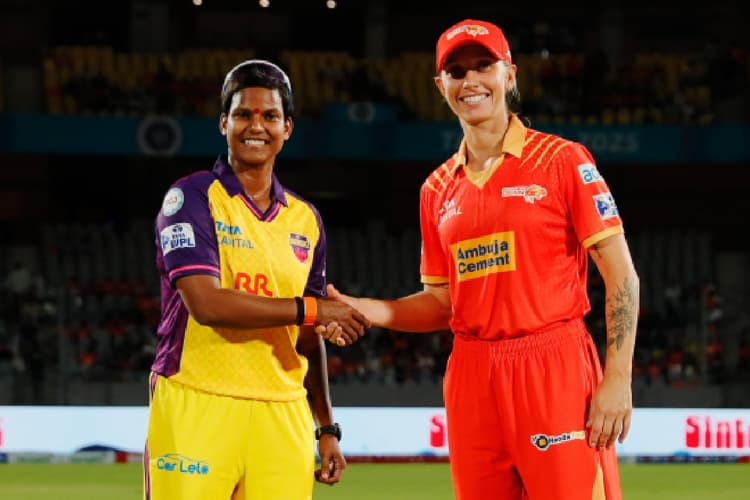 WPL 2025, GG vs UPW: गुजरात ने टॉस जीतकर चुनी गेंदबाजी, यूपी की पहले बल्लेबाजी