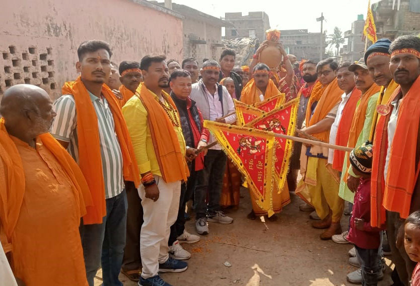 रूद्र महायज्ञ को लेकर निकाली गयी कलश शोभायात्रा