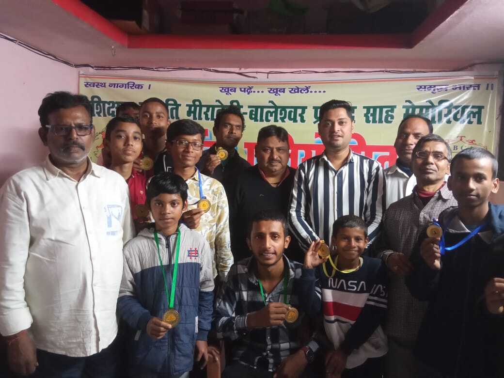शतरंज प्रतियोगिता में रवि राज विजेता व मानव रहे उपविजेता