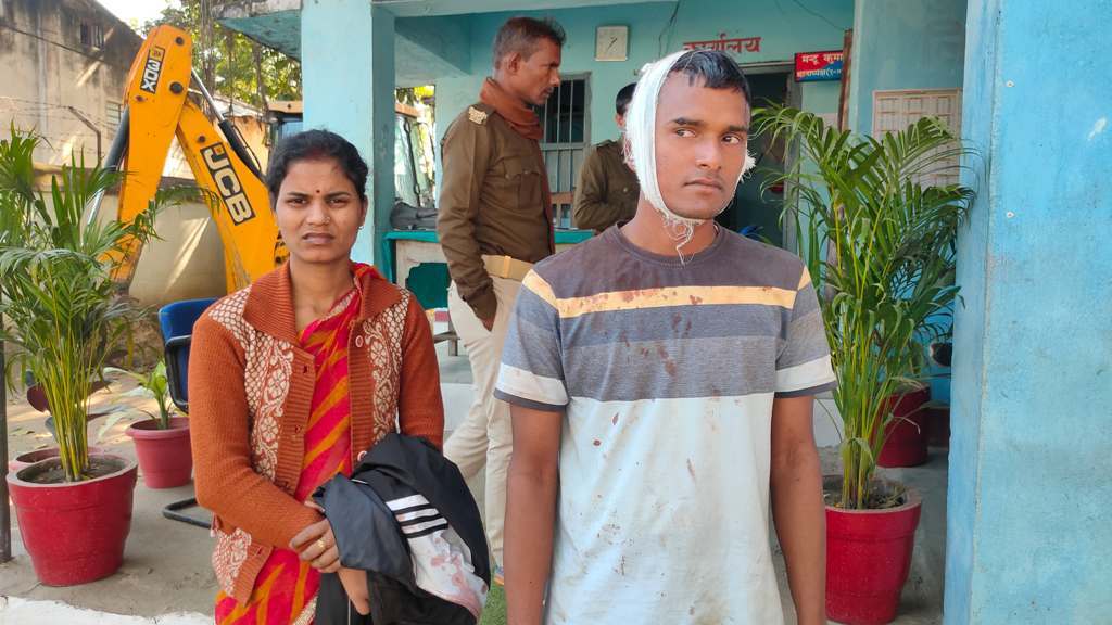 प्रेम-प्रसंग में शादी के छह माह बाद युवक के साथ ससुराल वालों ने किया मारपीट