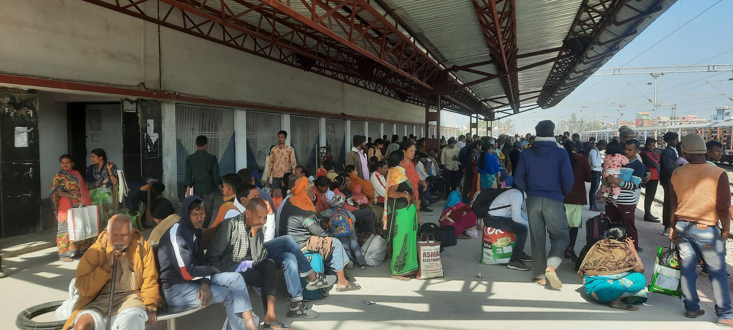किऊल-गया रेलखंड पर 28 फरवरी तक आठ ट्रेनों का परिचालन रद्द रहने से यात्रियों को हो रही परेशानी