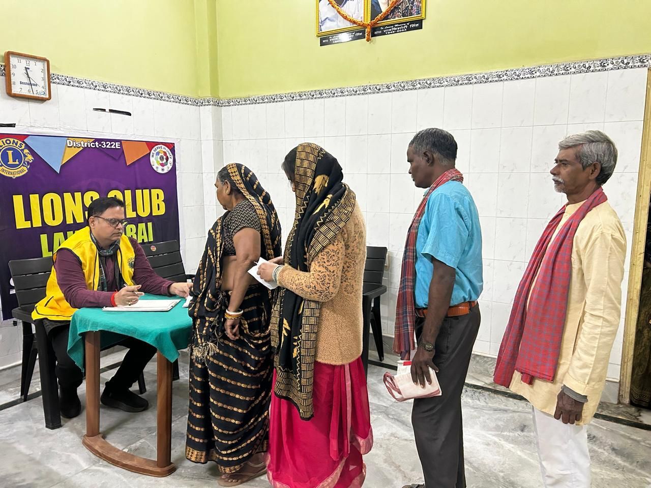 शिविर में 250 लोगों की हुई स्वास्थ्य व नेत्र जांच