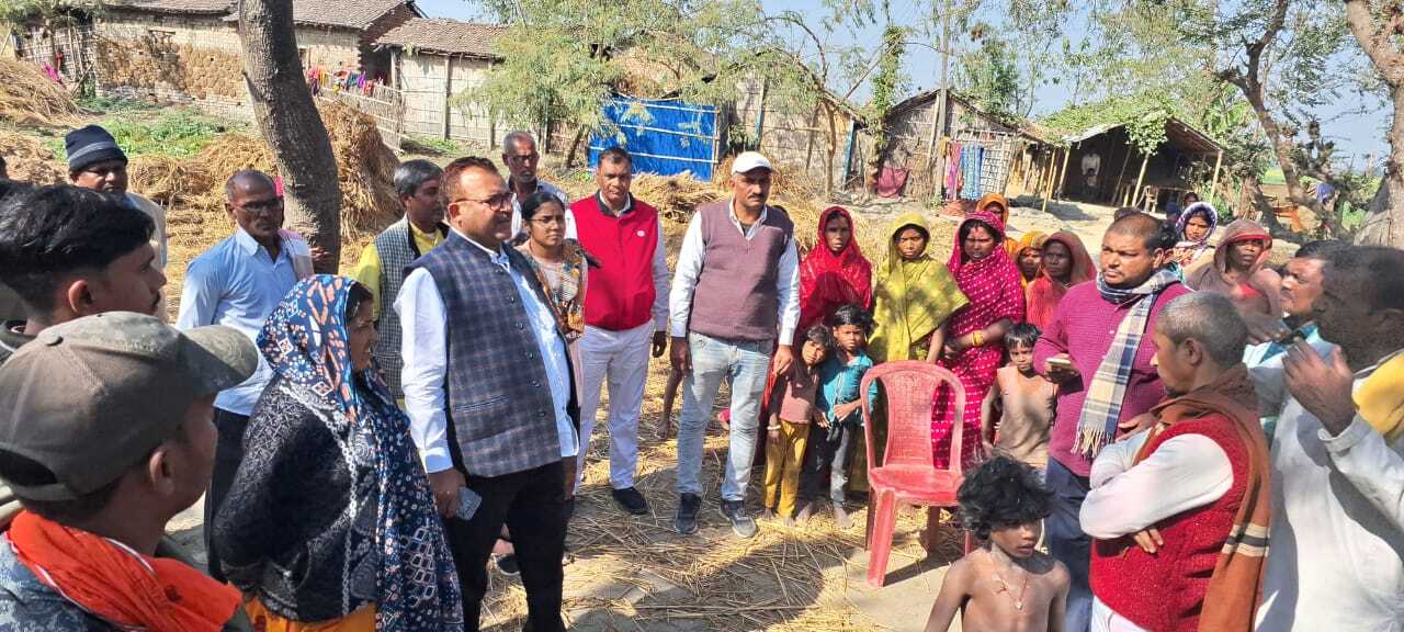 पंचायतों में चल रहे सर्वेक्षण कार्य का डीडीसी ने किया औचक निरीक्षण