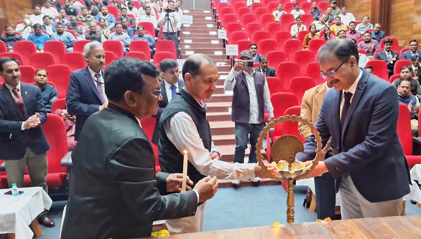 पानी की खपत से ज्यादा संरक्षण की जरूरत : अजय
