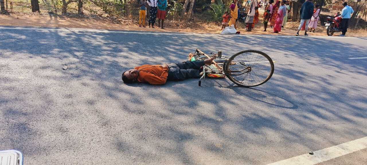 बाइक के धक्के से साइकिल सवार की मौत