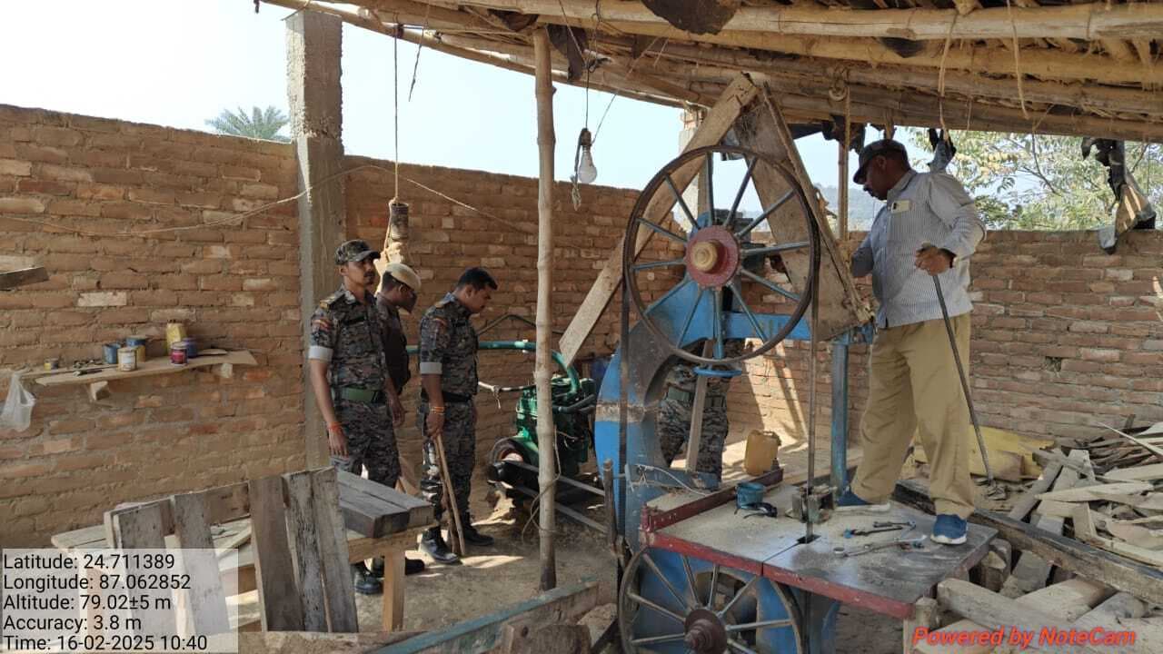 वन विभाग ने अवैध आरा मील के साथ लाखों की लकड़ी जब्त