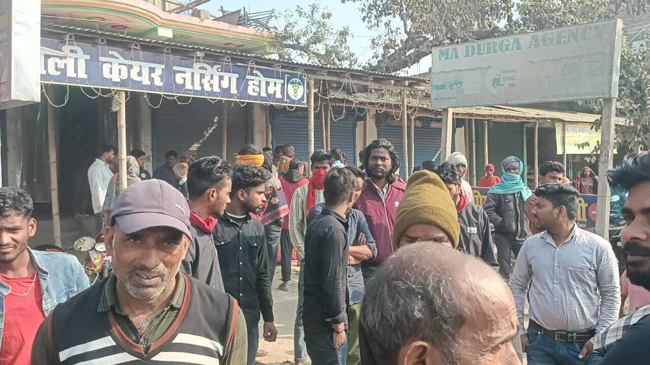 नवजात की मौत के बाद परिजनों ने किया हंगामा
