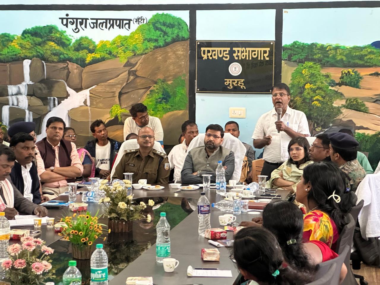 अफीम की खेती छोड़कर वैकल्पिक खेती करने पर करेंगे सहयोग : उपायुक्त