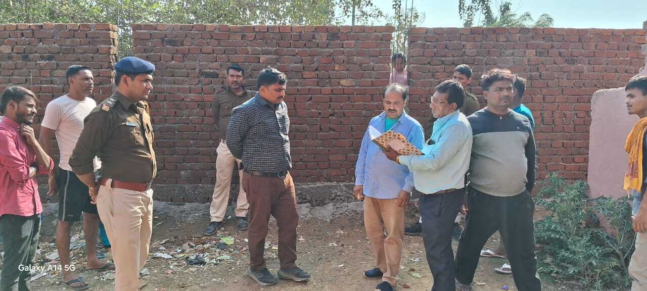 विद्यालय में अतिक्रमण को लेकर सीओ ने की जांच