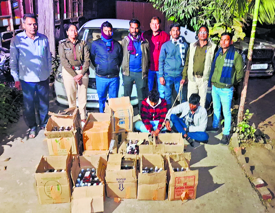 Jehanabad News : 12 लाख की विदेशी शराब के साथ चतरा के दो तस्कर धराये