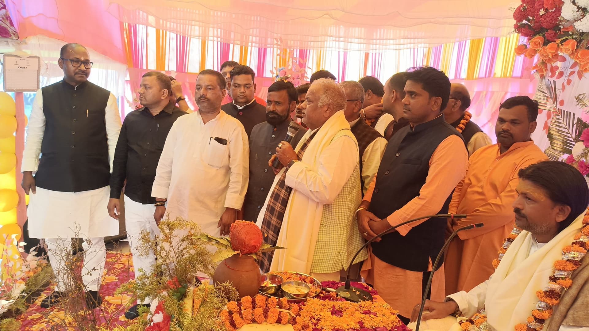 ग्रामीण विकास मंत्री श्रवण कुमार पहुंचे छोटी बलहा, शिव पुराण कथा में ली शिरकत