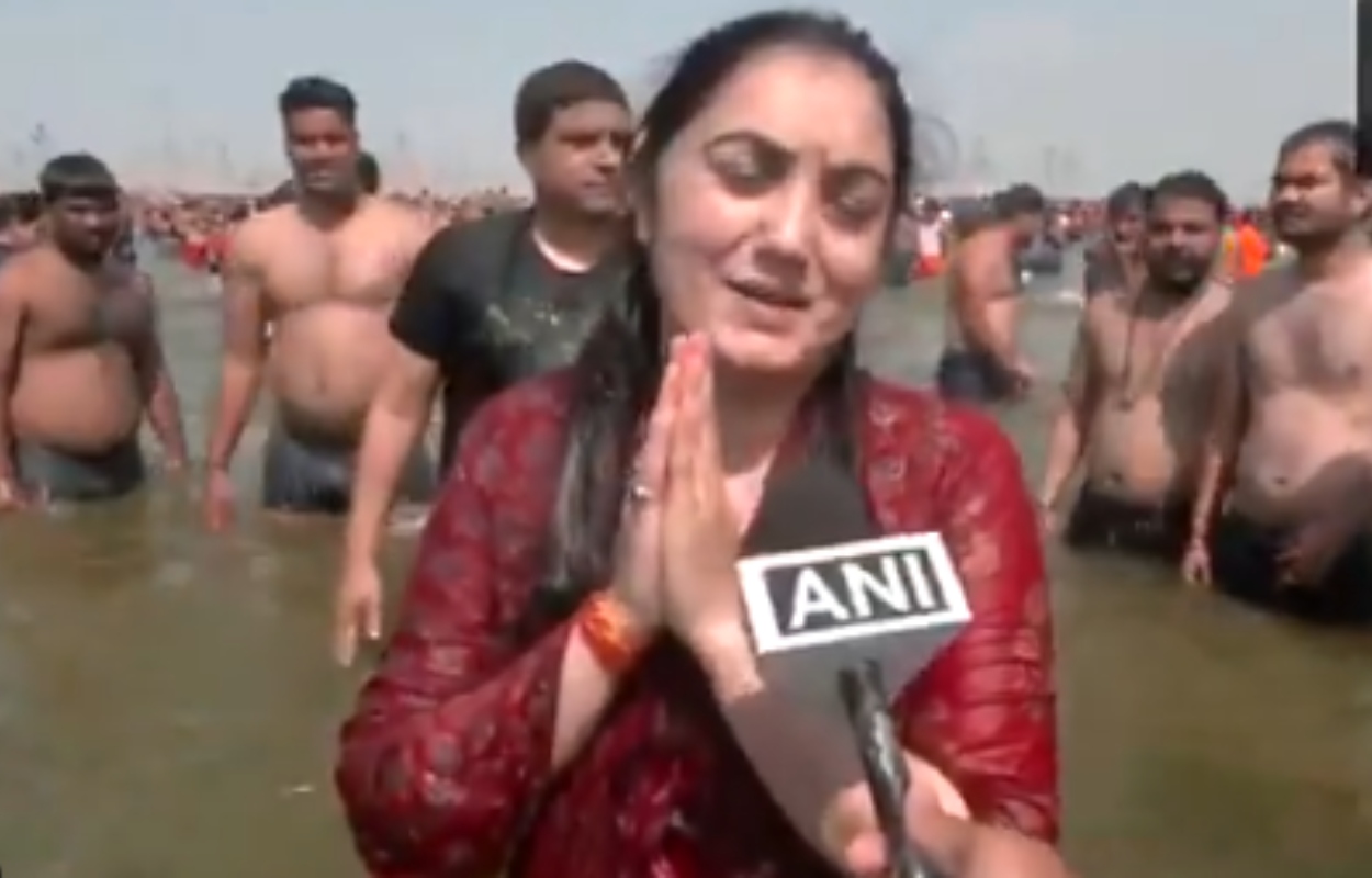 ‘हर हर महादेव..’ नूपुर शर्मा ने महाकुंभ में लगाई आस्था की डुबकी, देखें Video