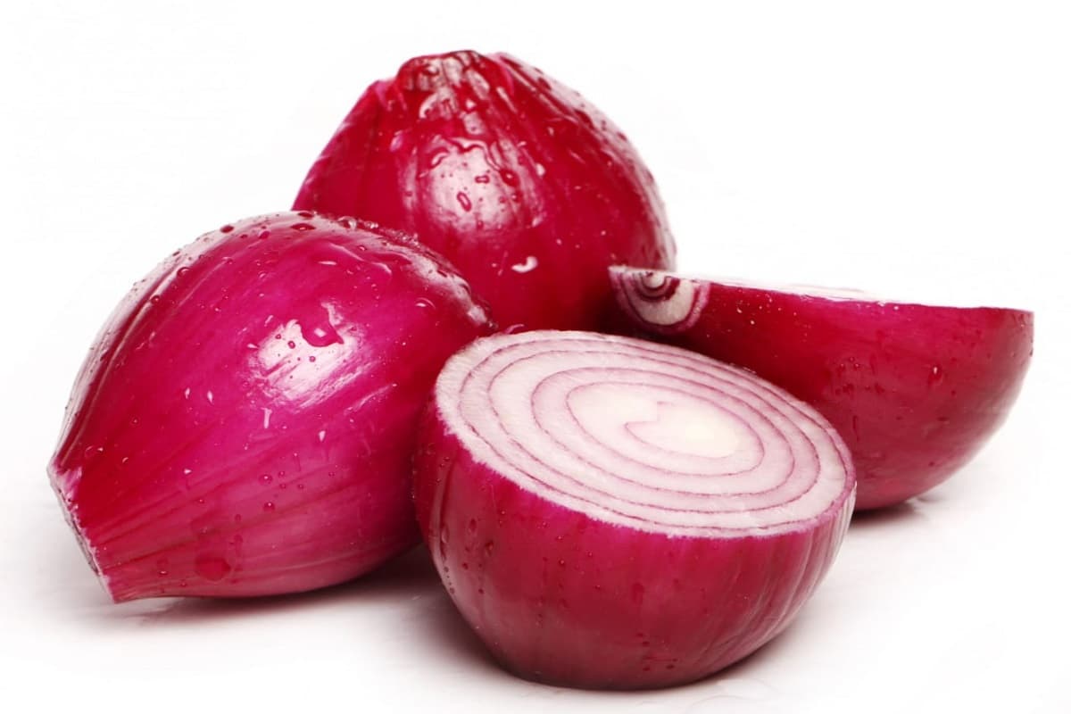 Onion Benefits: अपने आहार में जरूर शामिल करें प्याज को, इसका सेवन शरीर को अद्भुत लाभ देगा