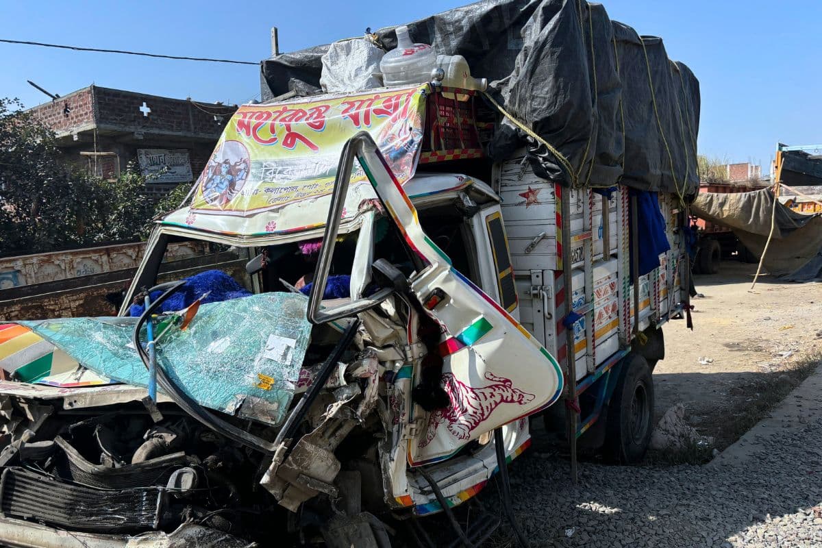 रोहतास में भीषण सड़क हादसा, महाकुंभ से लौट रहे दो श्रद्धालुओं की मौत, छह की स्थिति गंभीर
