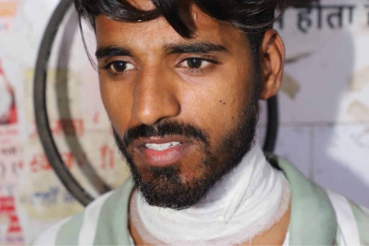 Jamshedpur Crime News: शराब पीने के लिए चिकन देने से किया इनकार, तो फास्ट फूड विक्रेता पर उस्तरा से किया हमला
