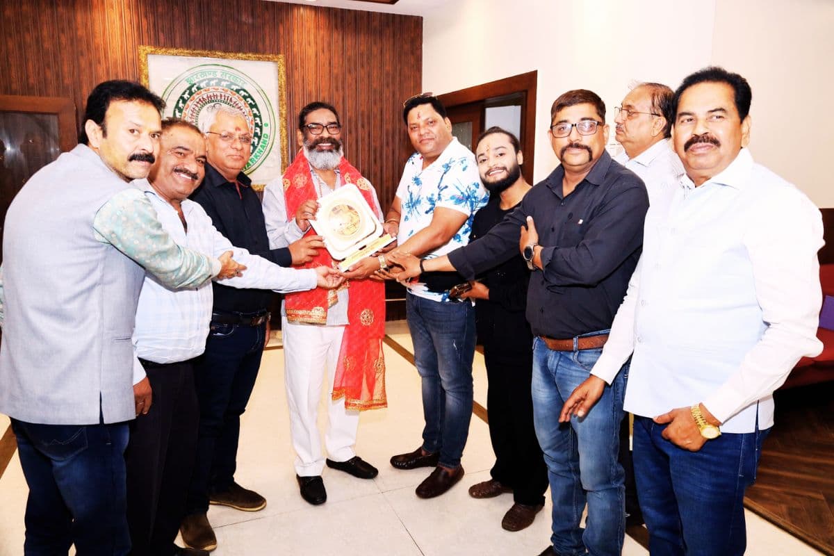 Shiv Barat 2025 Ranchi: हेमंत सोरेन को मिला शिव बारात में शामिल होने का आमंत्रण