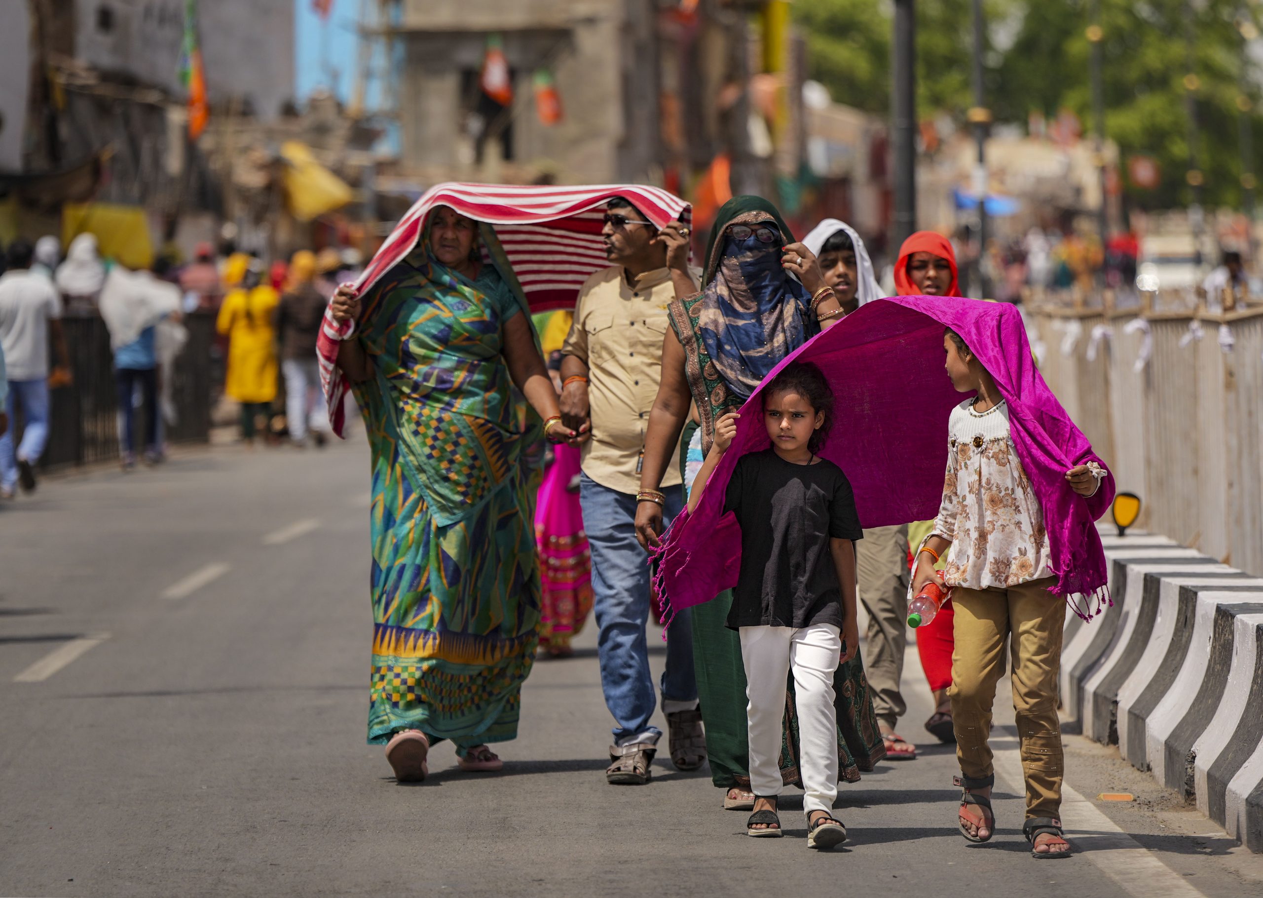 Weather Forecast: अप्रैल और मई में पड़ेगी भीषण गर्मी, IMD का हीट वेव अलर्ट, वीकेंड में तपती रहेगी दिल्ली-यूपी