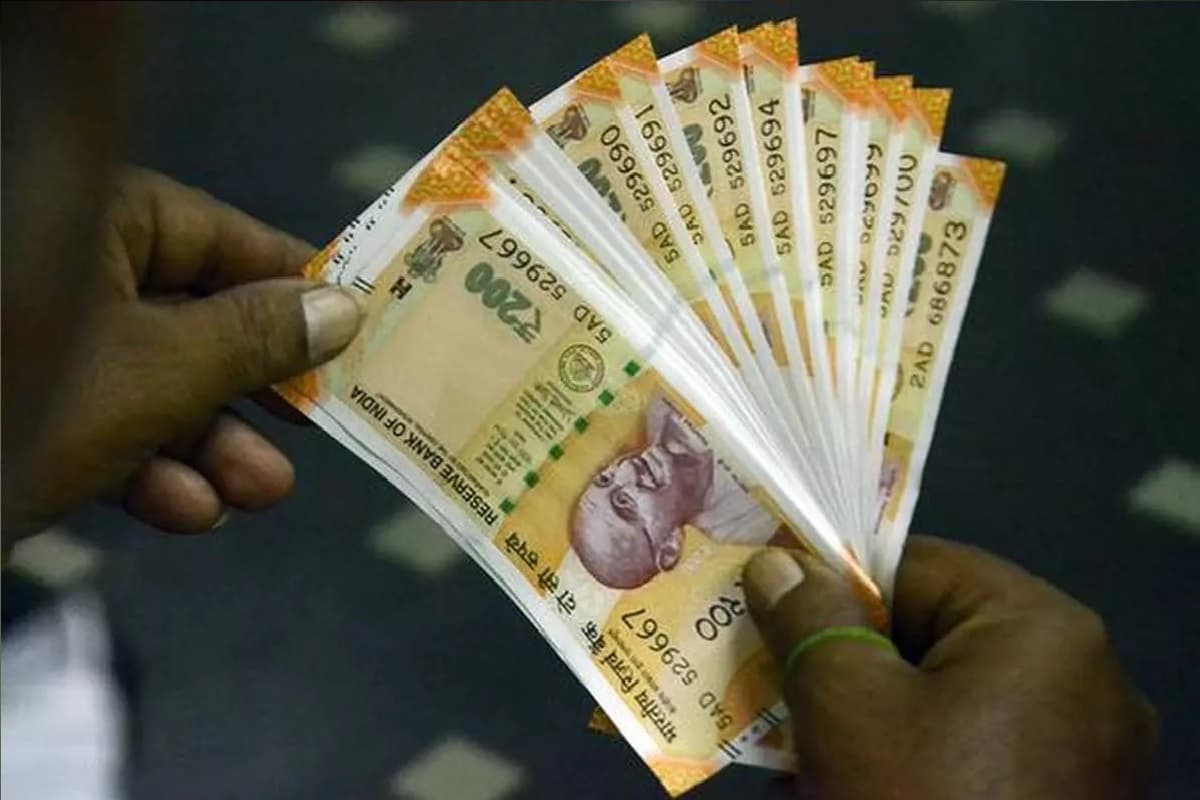आपके पास भी हैं 100-200 रुपये के नोट तो खर्च कर डालिए, होने वाला है बड़ा बदलाव