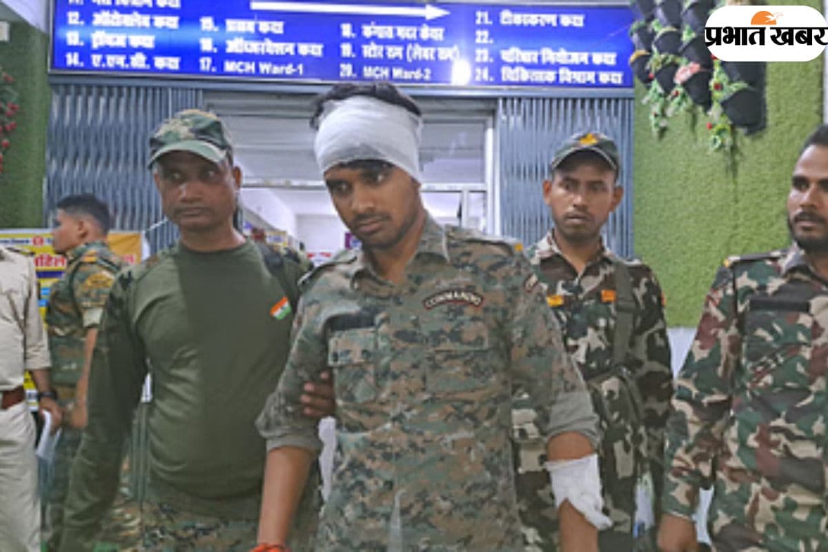 Attack On Police: मुंगेर में पुलिस को देखकर फिर उग्र हुई भीड़, डायल 112 पर ईंट-पत्थर से हमला