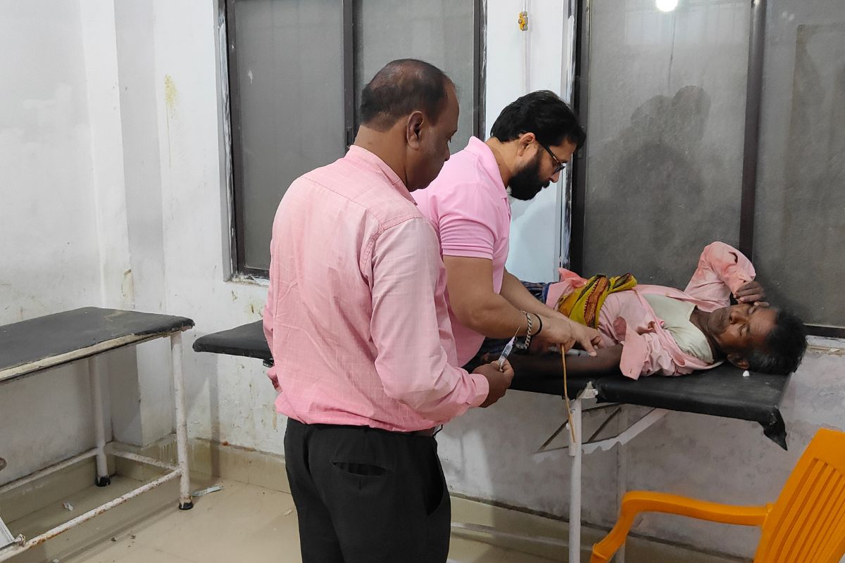 मुजफ्फरपुर में 70 रुपये के किराये पर बवाल, नाविक और बेटे को गोली मार भागे बदमाश