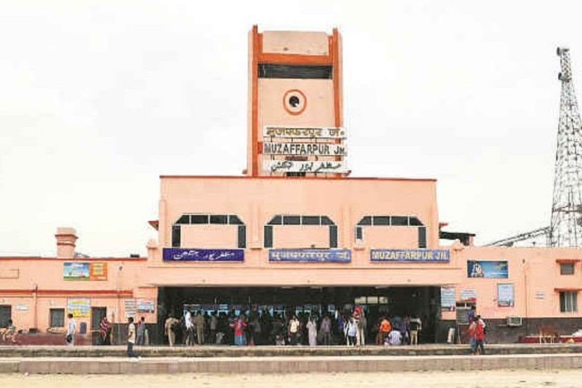 15 दिनों से ट्रेन में घूम रही 2.5 लाख की बाइक, मुजफ्फरपुर जंक्शन पर नहीं उतरी